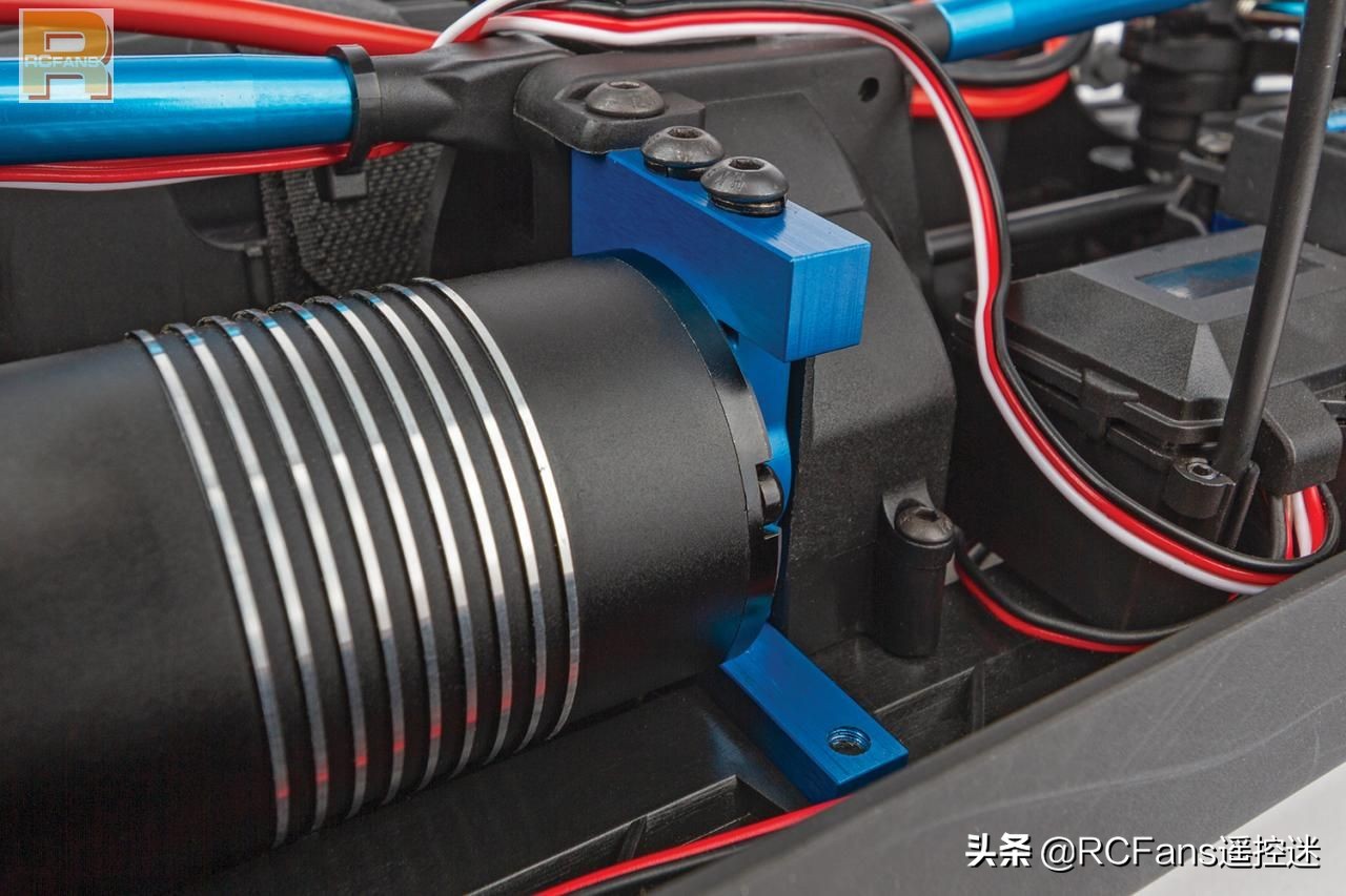 TeamAssociated推出新款大脚车RivalMT8