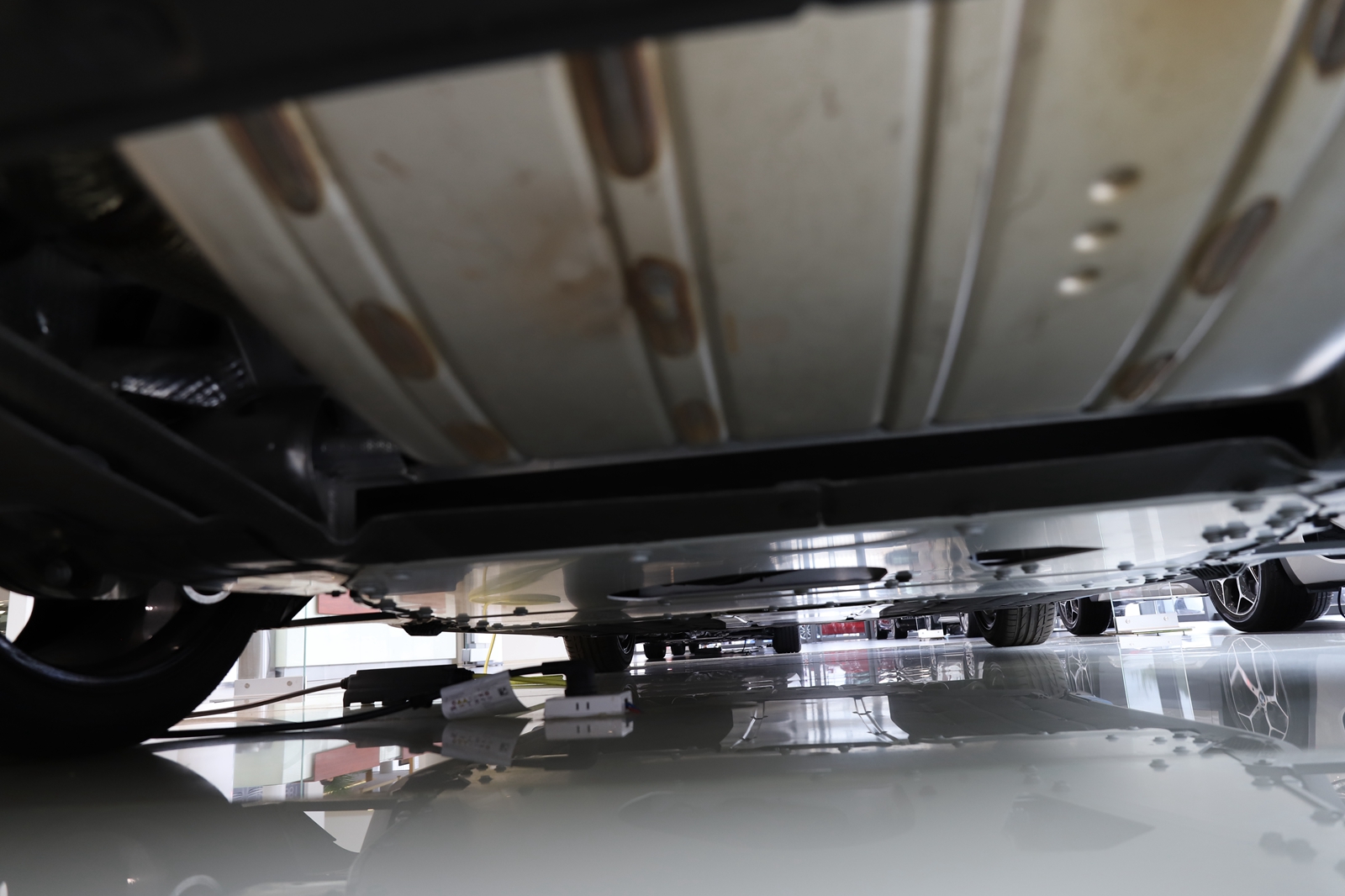 最新款4座宝马敞篷跑车,配有1.5自吸发动机的车