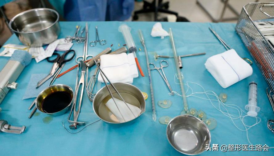 鼻子的鼻梁塌下来了怎么提上来,塌鼻子如何让鼻梁变高变挺