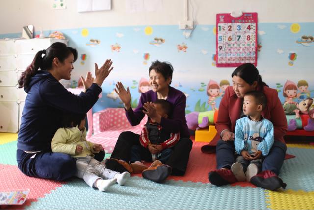 村里的男人都出去打工了电视剧,村里的男人们都外出打工了