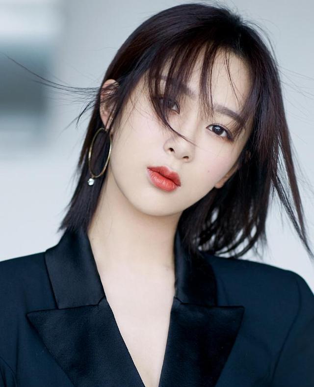 最受欢迎的女明星前十名,杨幂最受欢迎女歌手奖