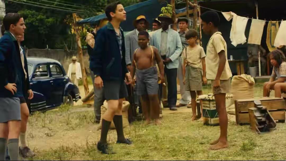 贝利球王的传奇一生视频,贝利贫民窟球王