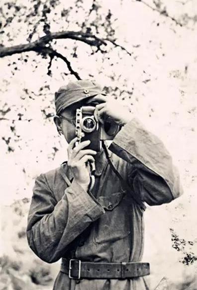 61年陈赓病逝，毛主席得知后流着泪向田家英说：他不该这么早就死