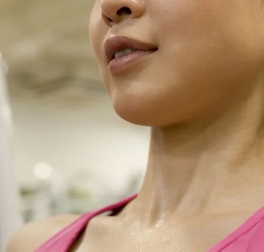 教你三招告别双下巴动作,双下巴怎么减最快最有效