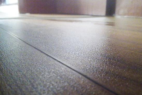 地板发霉的原因及处理方法,地板发霉的原因和处理方法