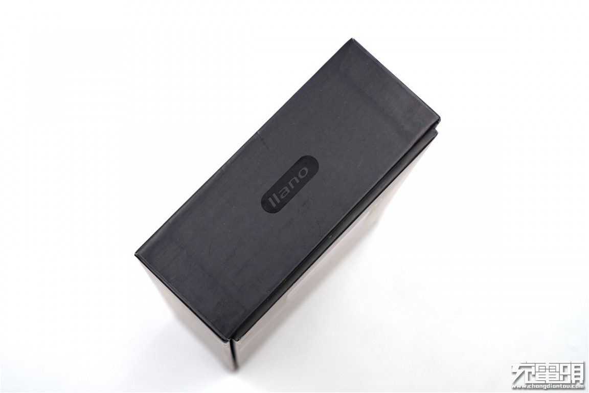 绿巨能22.5瓦充电器,绿巨能18w移动电源评测