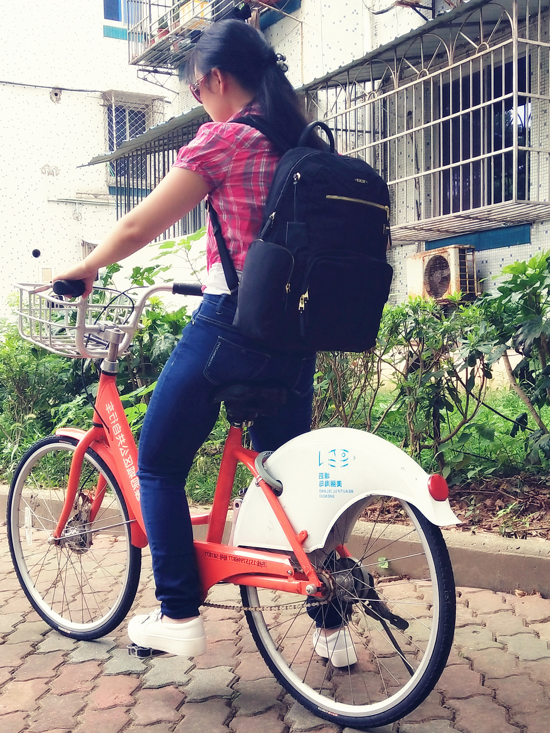 tumi包是什么品牌,tumi是奢侈品牌吗