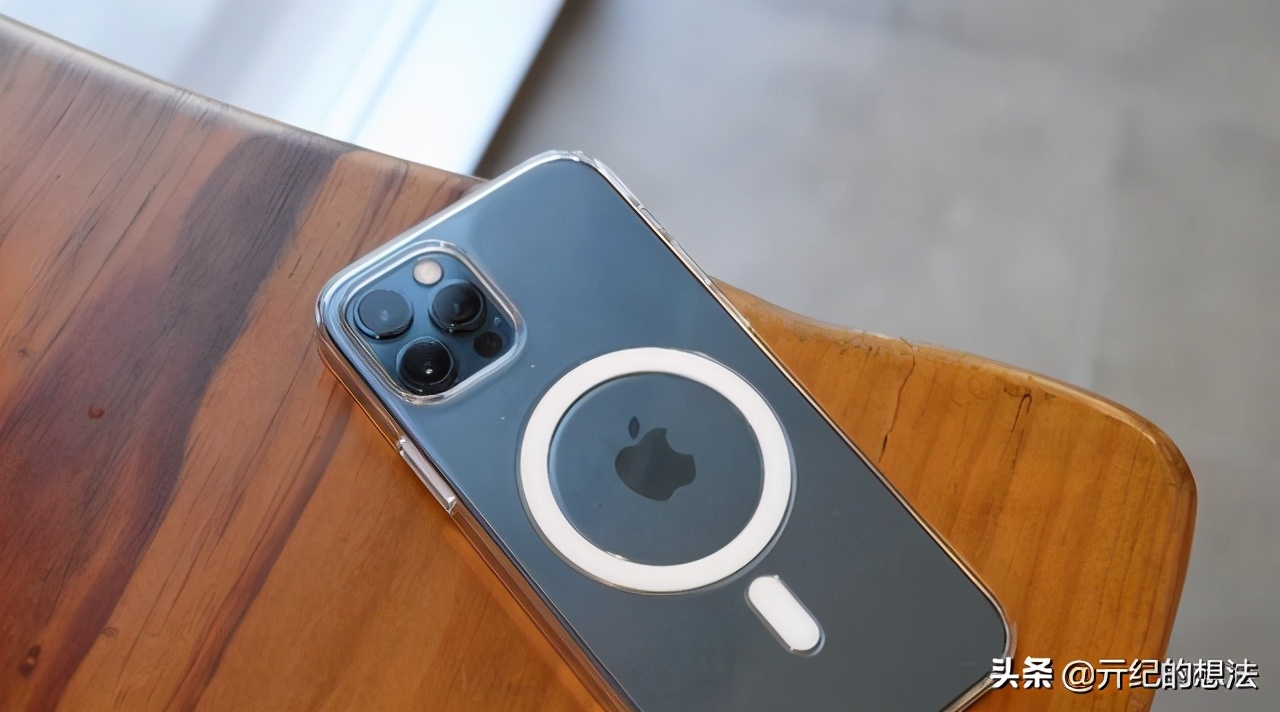 iphone12minivsiphonese3,iphone12mini使用一天感受