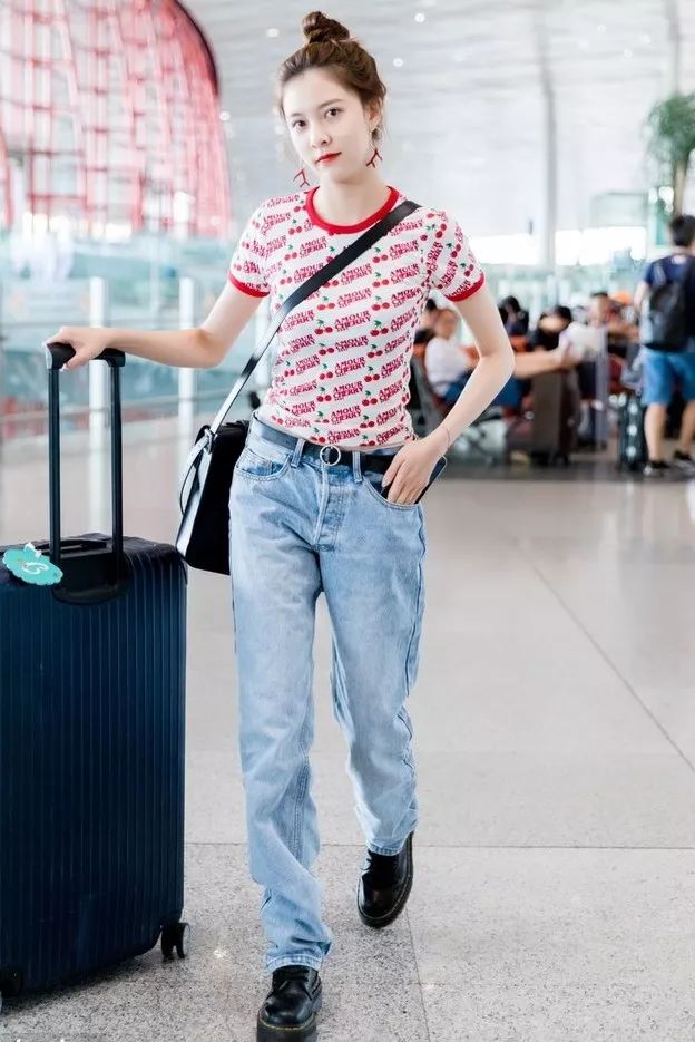 杨幂穿初恋鞋视频,杨幂潮鞋