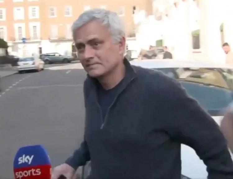 如何看待穆里尼奥下课了,穆里尼奥戏剧性变脸