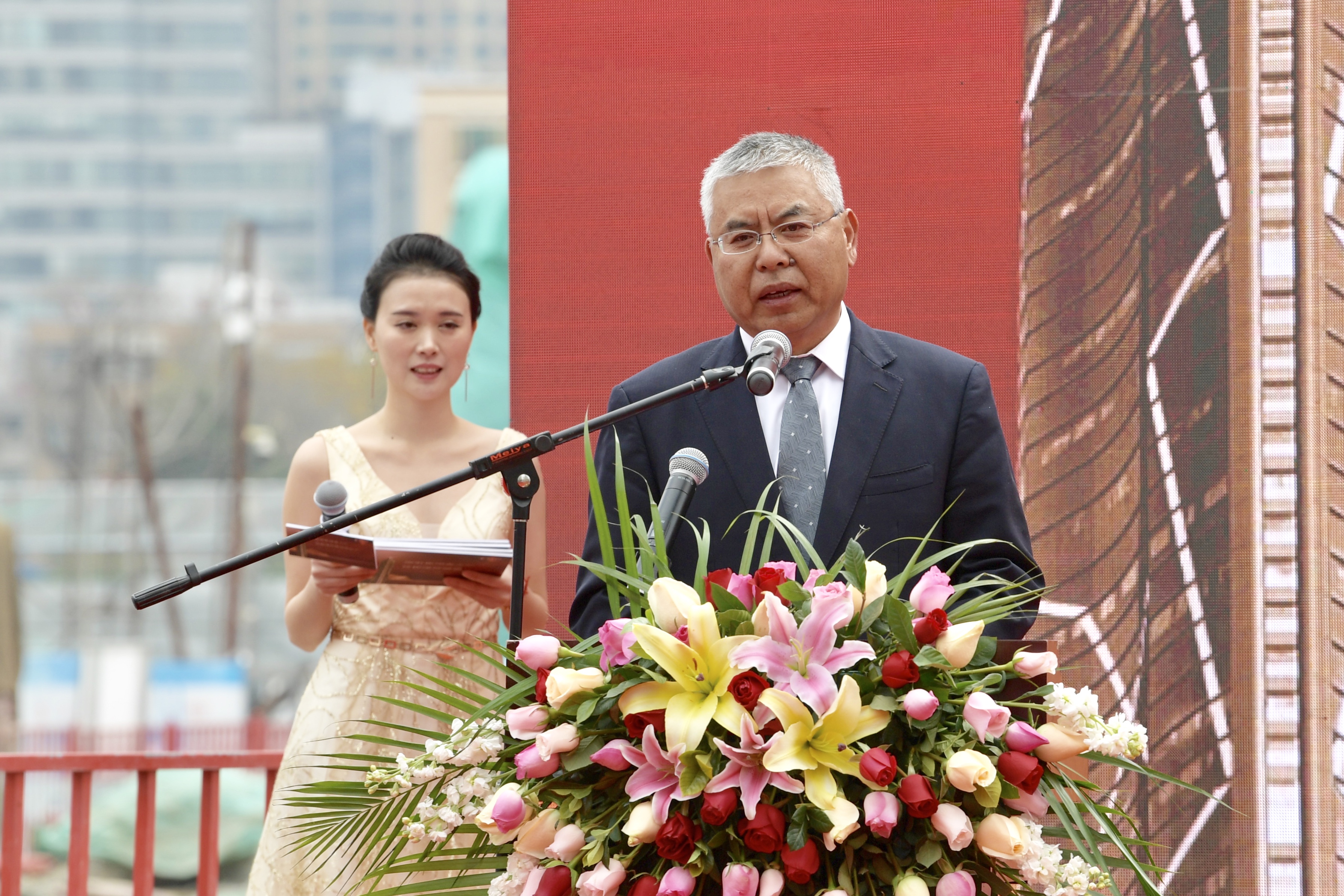 昆明俊发集团春之眼多少一平,云南第一高楼春之眼沙盘