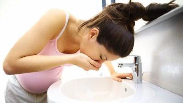 怀孕后口水吐个不停什么时候结束,怀孕初期吐口水到怀疑人生