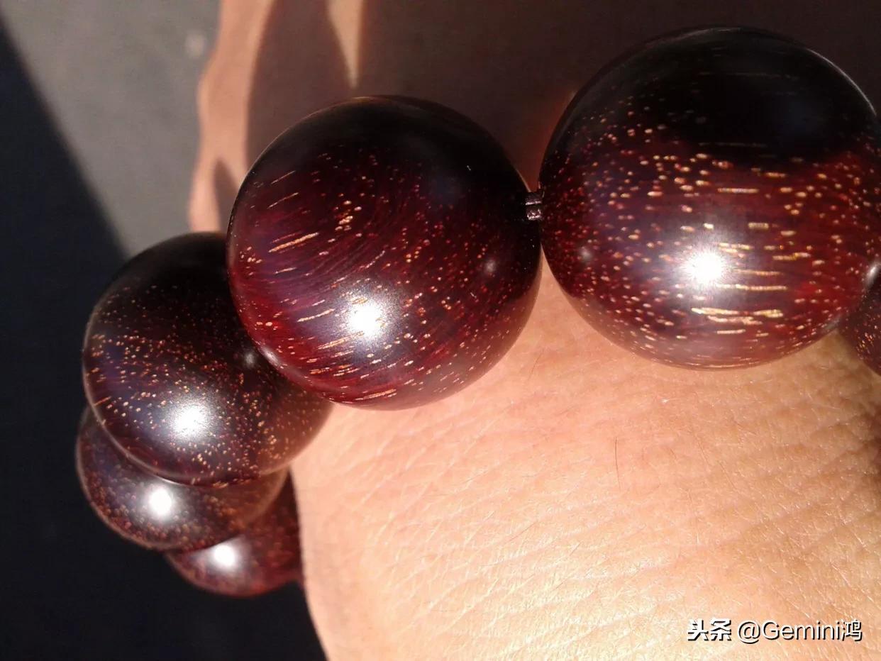 小叶紫檀金星越多重量越轻吗,小叶紫檀变黑后金星会消失吗