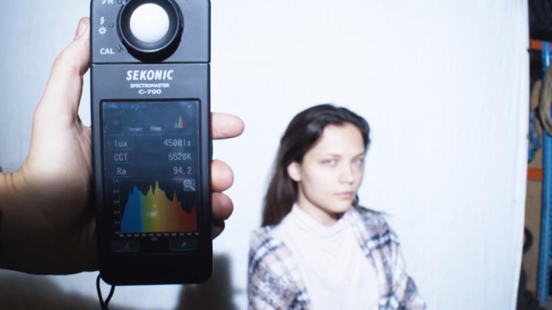 镝灯和钨丝灯有什么区别,钨丝灯与镝灯的插头区别