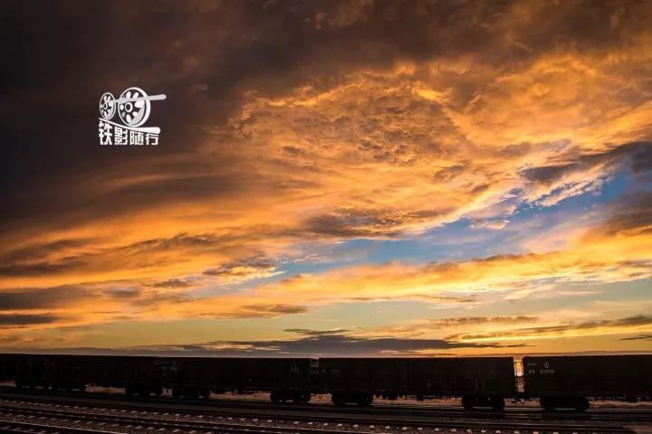 铁影|大漠铁魂——嘉策铁路运转记