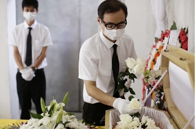 中国入殓师纪实,入殓师是在殡仪馆工作吗