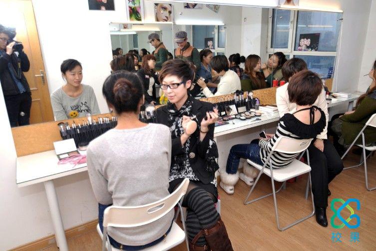 化妆品市场前景如何,化妆品市场竞争状况