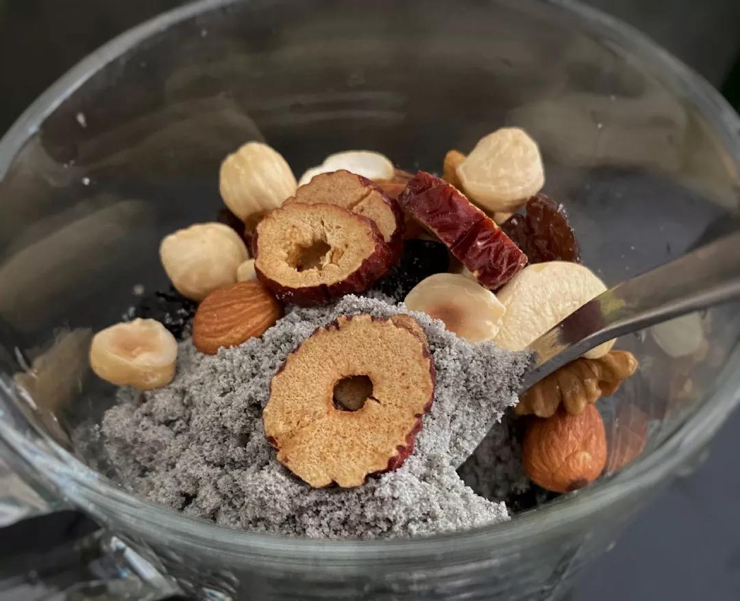 黑芝麻黑豆黑米真能白发变黑吗,黑米黑豆黑芝麻粥能让白发变黑吗