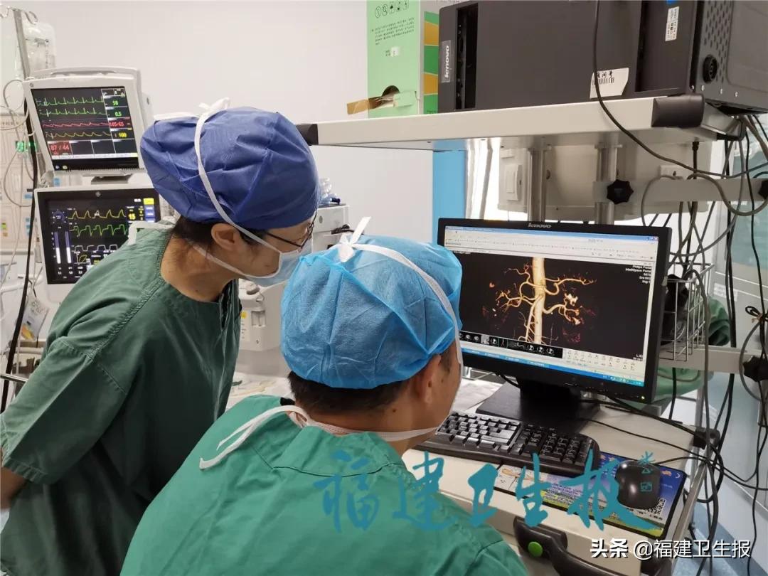 女性月经过后突然尿血,尿血女性癌症