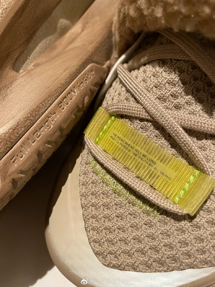 时装周新品拖鞋太帅了!外形惊喜,中底全掌䨻,这是李宁永远的神