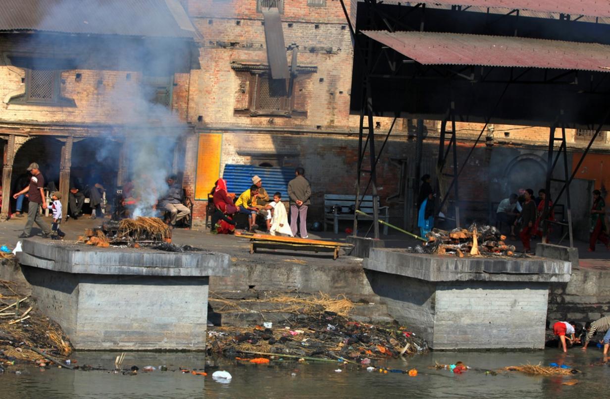 高温融化尸体会留下痕迹吗,高温下尸体会发生什么