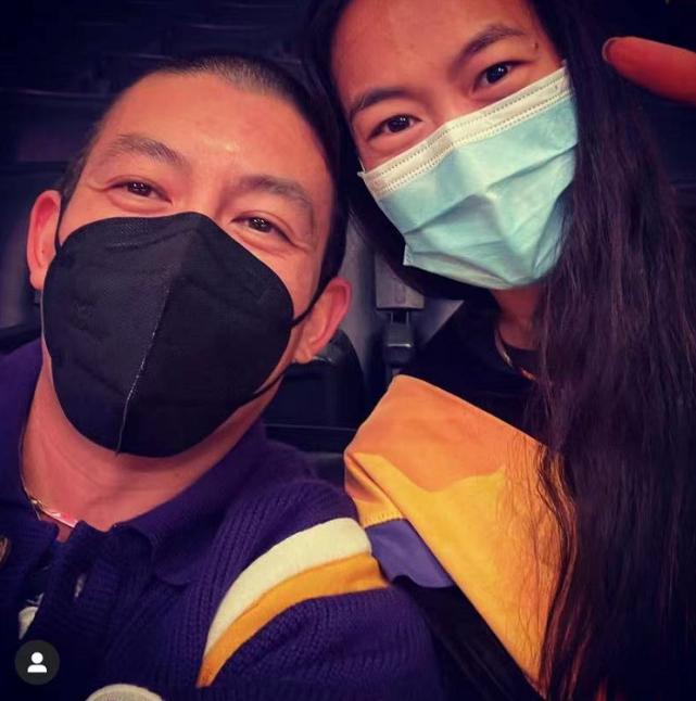 陈冠希为秦舒培庆生晒搞怪亲吻照,陈冠希秦舒培罕见合体拍写真