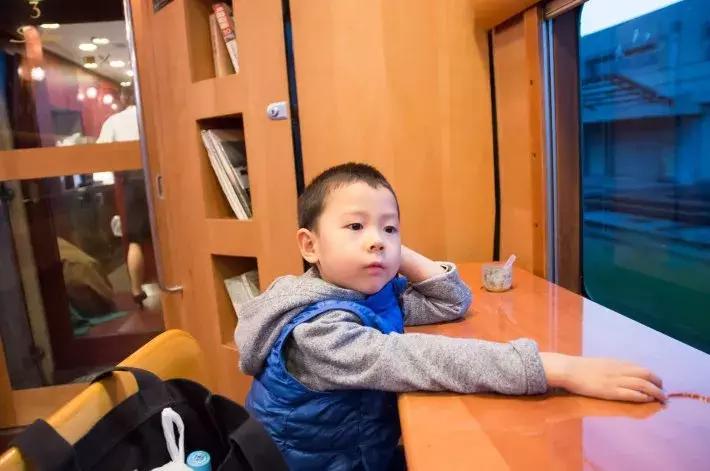 坐火车旅行最美线路亲子,火车体验风土人情