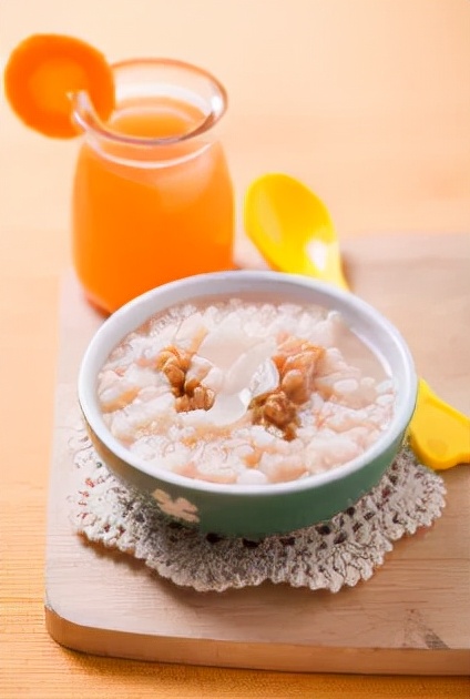 你有没有刷手机刷到眼干头痛?这味超简单的养生粥对眼睛好