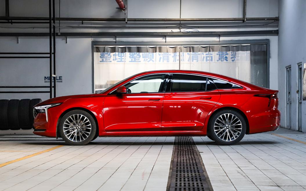 奔腾b70哪款车值得购买,起步快油耗低的b级车