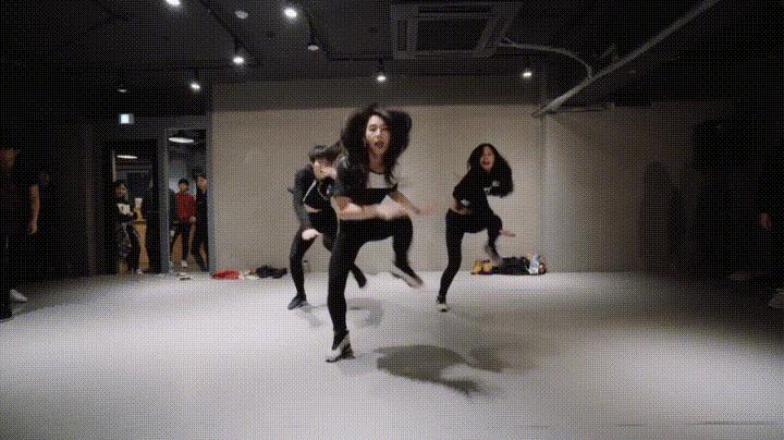 健身房身材不好可以穿运动内衣吗,为什么去健身房穿内衣