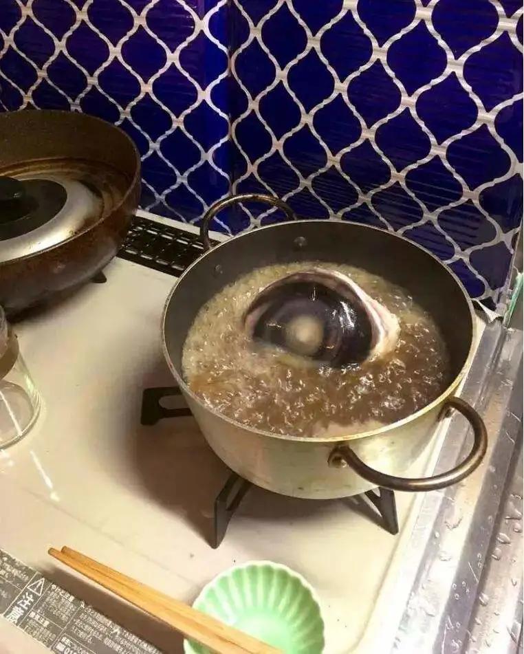 草莓饺子黑暗料理,乌冬面和彩虹饺子