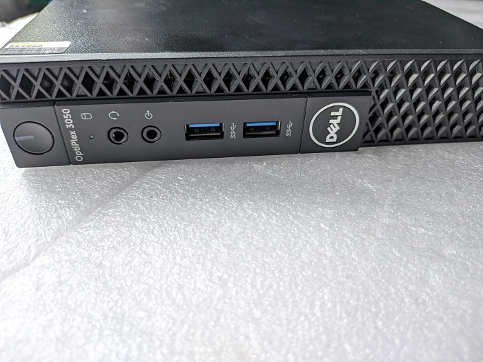 还没有曾经一个光驱大的电脑,东西虽小五脏俱全啊。