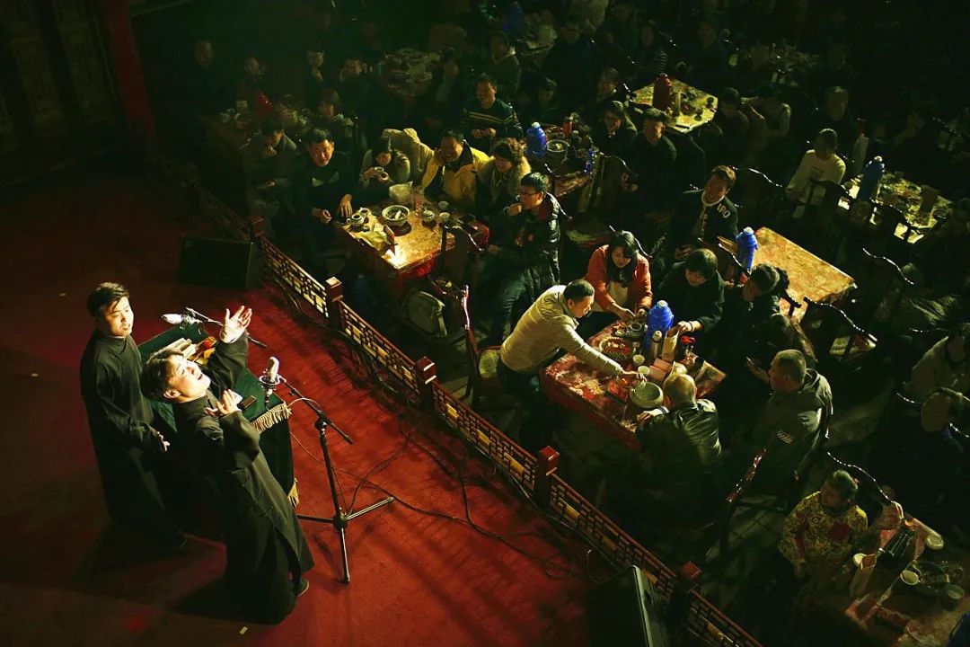 老天一定觉得中国人太严肃，于是便有了天津人