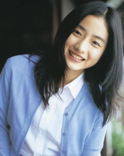 肖战与孟美岐不和？还是表情管理没到位！