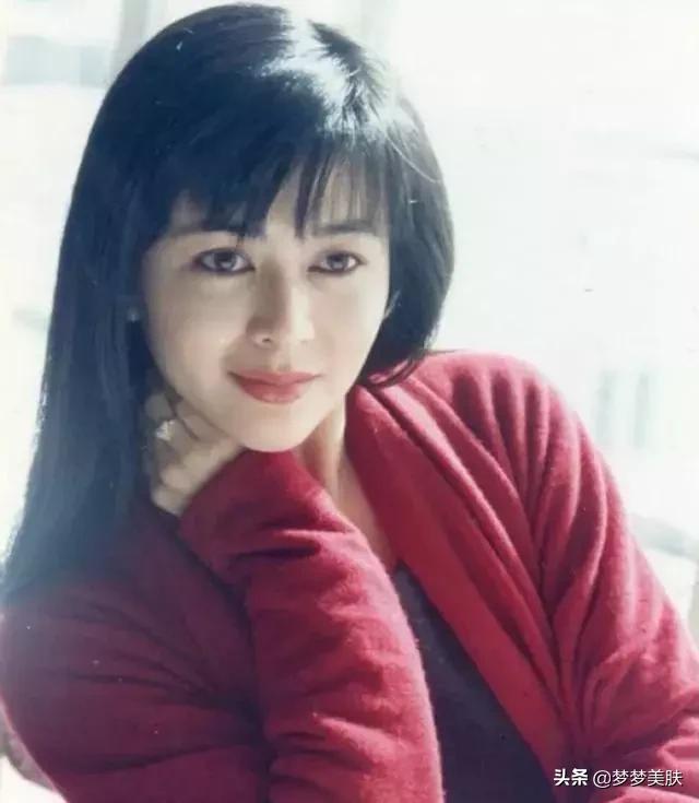 曾被当亚洲美的典范，人称“搪瓷娃娃”，现坦言做这行年龄是压力