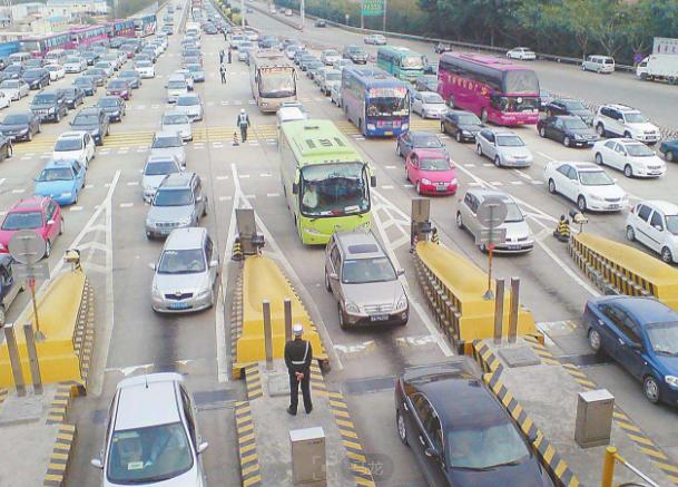 第一次开车高速怕走错出口怎么办,在高速上走错方向怎么找最近出口