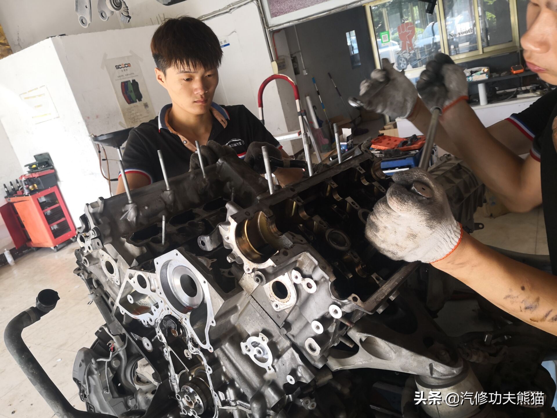 能拉动波音747的大众神车途锐烧机油治理，修完了又可以拉飞机了