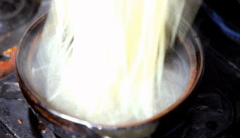 白菜牛肉砂锅粉丝,家庭版砂锅牛肉粉丝