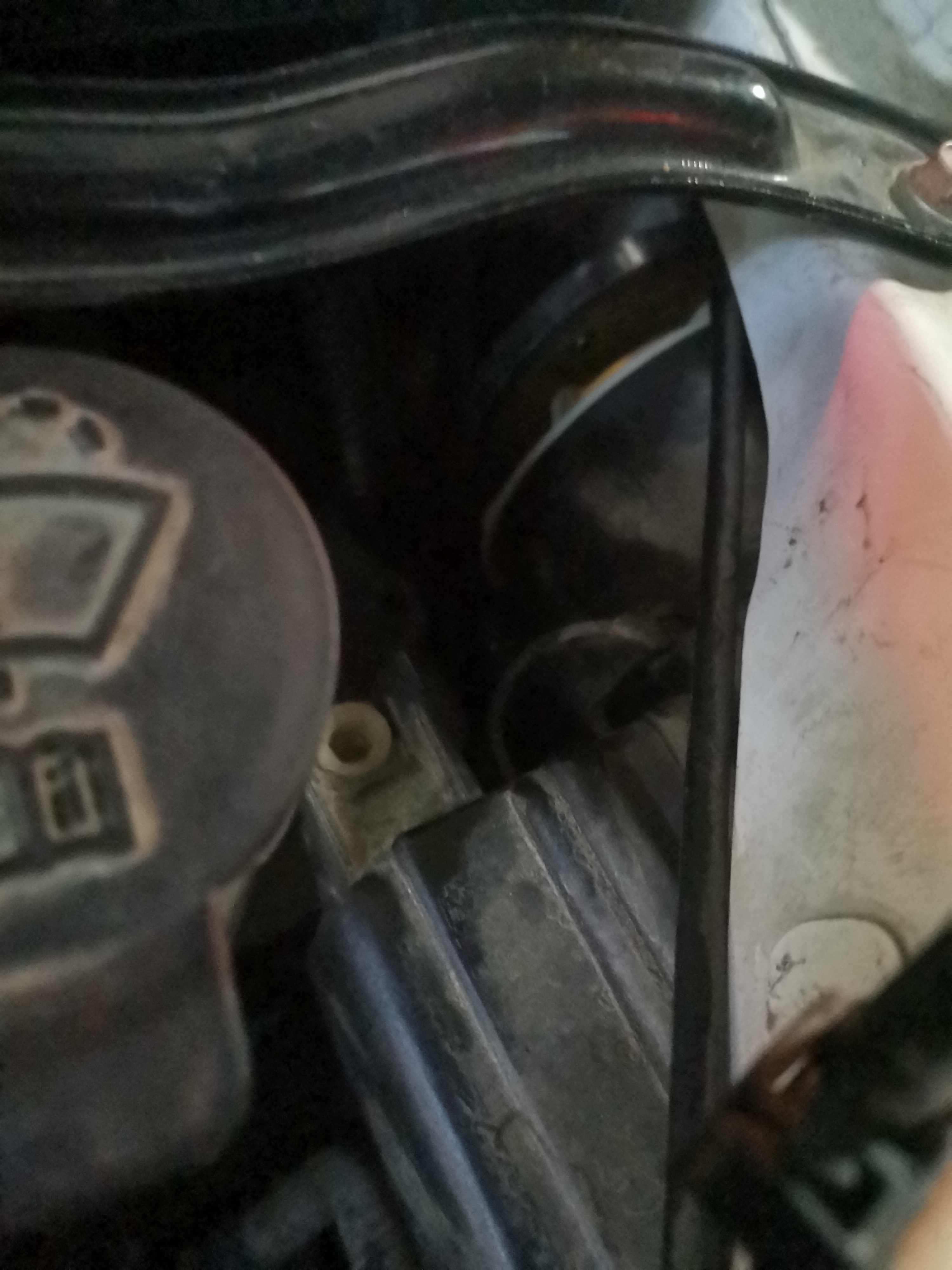 自己动手迈锐宝换氙气灯,英朗换氙气灯教程