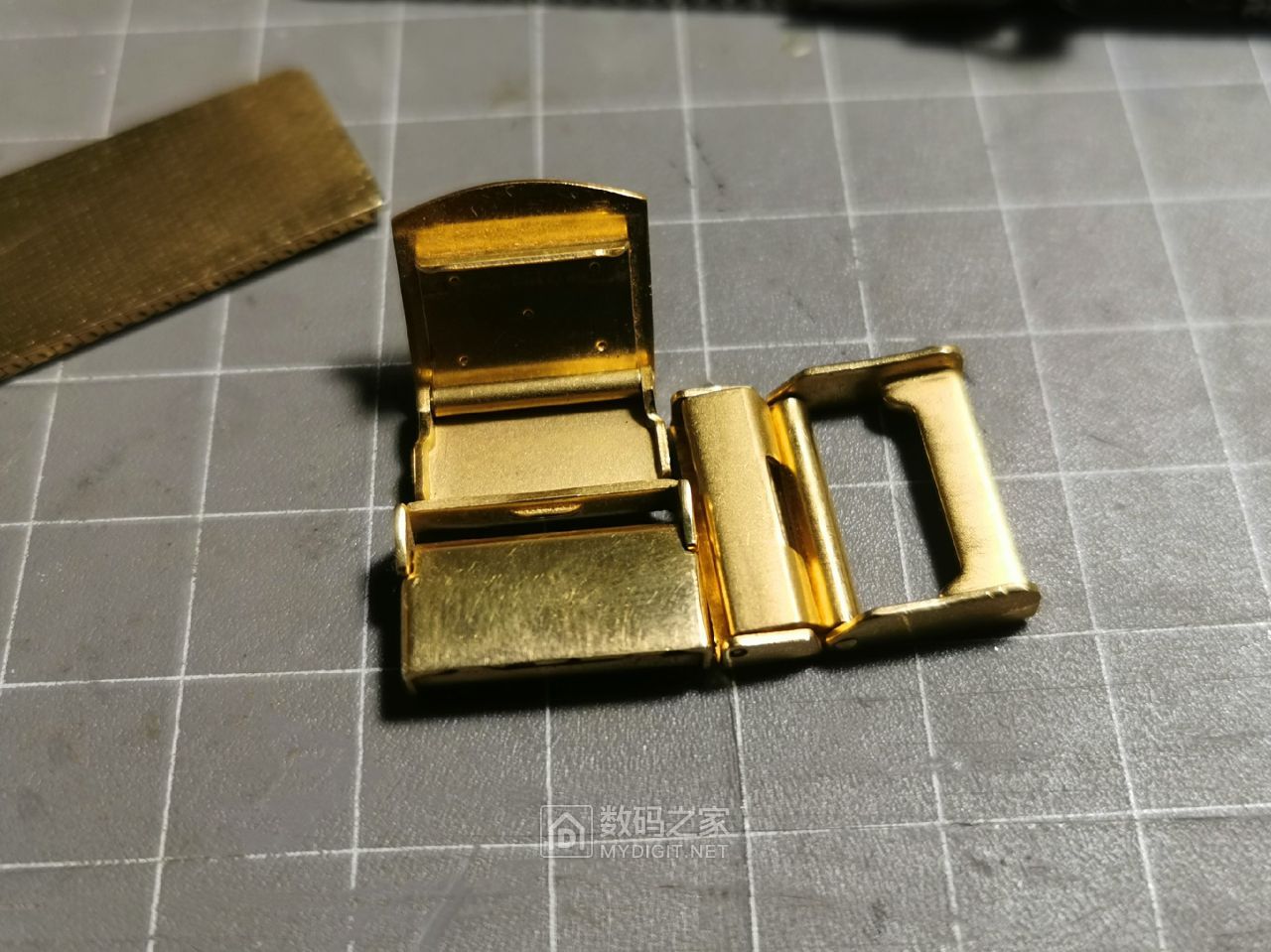 收了一块精工Dolce系列的小金表（6030-5200T），稍微打理一下