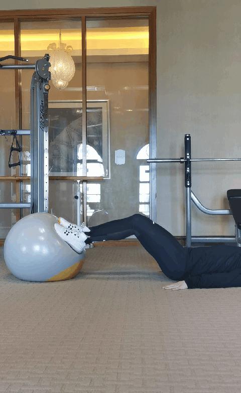 跑步膝盖疼应该做哪个动作,跑步怎么加强膝盖的力量和稳定性