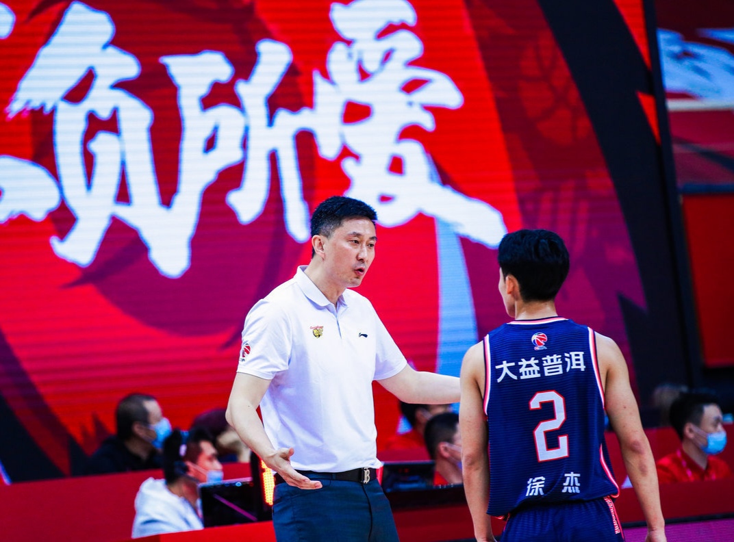 徐杰178为啥能打中锋,cba178徐杰有多少钱