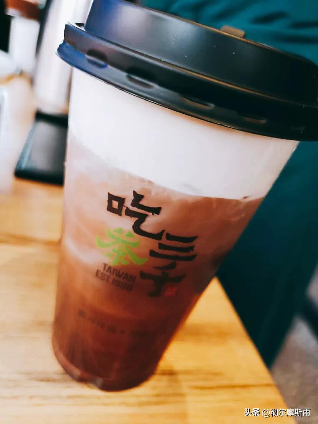 喜茶排外排队,喜茶排队100杯