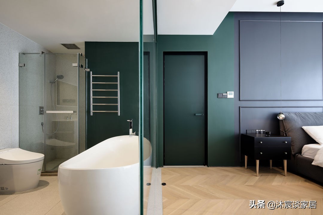 看完她的新家，才知生活可以如此有品质，室内极简大方且随性美好