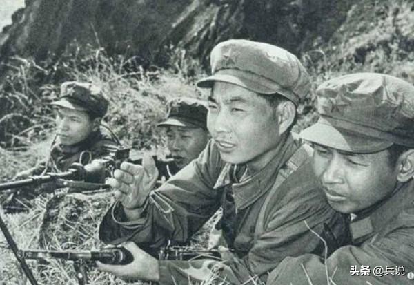 军报记者完整视频,军区记者采访班长