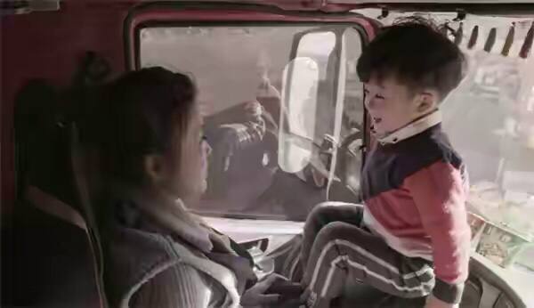 41岁东北女子离婚后替前夫还债,40岁的女人离婚负债20万