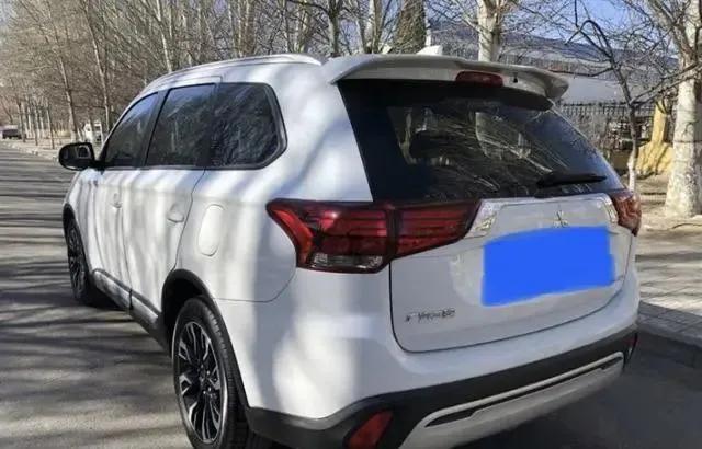 入手二手欧蓝德性价比高吗,欧蓝德2.0两驱畅享新车落地价