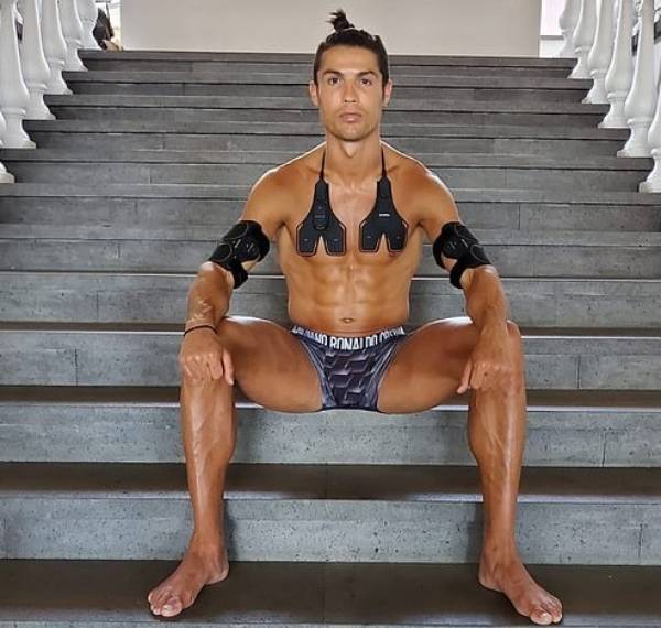 足球常识教学小视频,足球中的常见错误动作及纠正方法