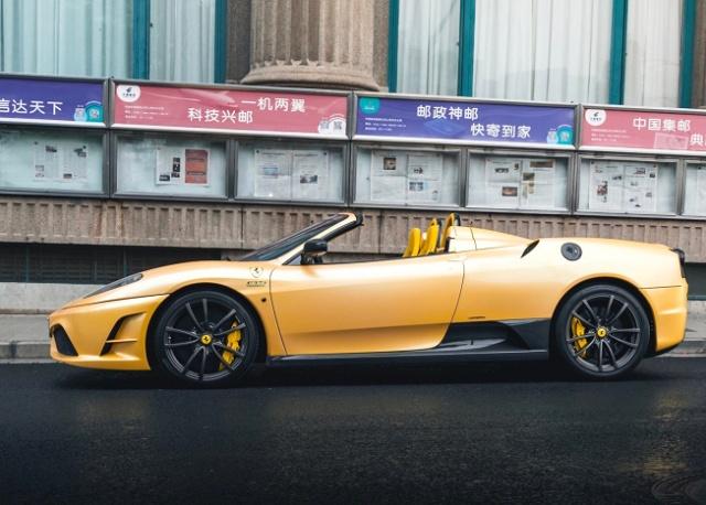 上海1600万法拉利,法拉利出厂铭牌在哪里