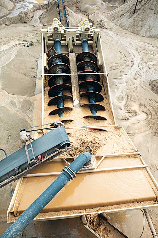 阿联酋的沙漠全是沙，建筑使用却要进口？